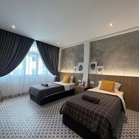 איפוה Ninety Guest House מראה חיצוני תמונה